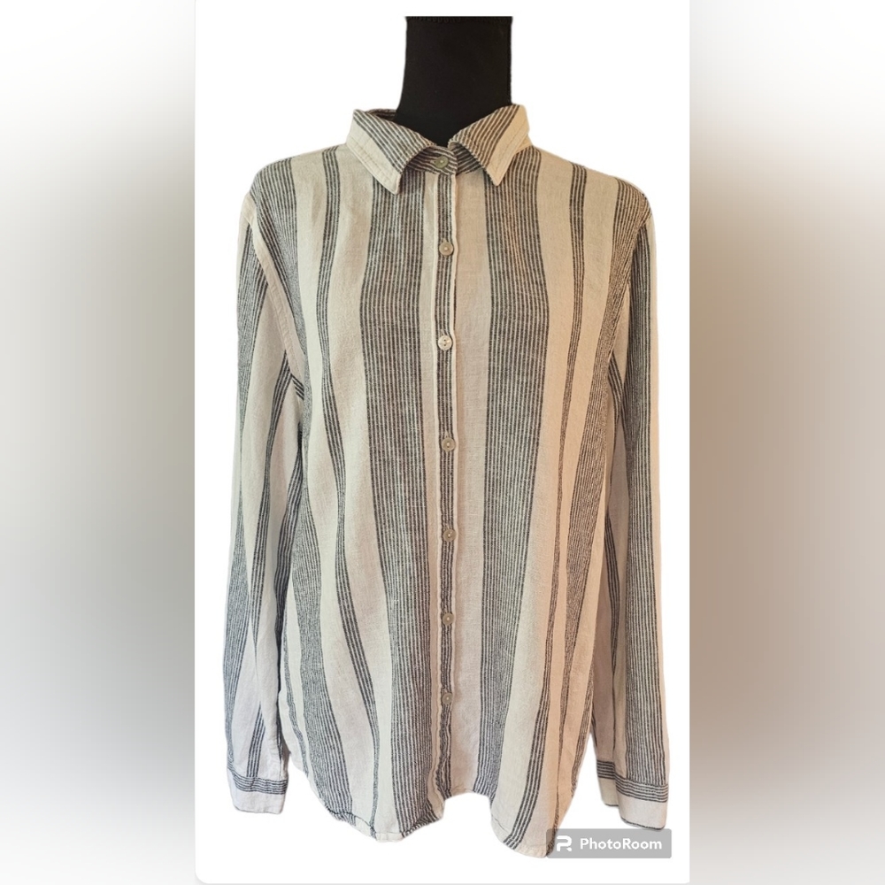 Orvis Linen/Rayon Blend Button Up Stripe Blouse. Size Large. 
